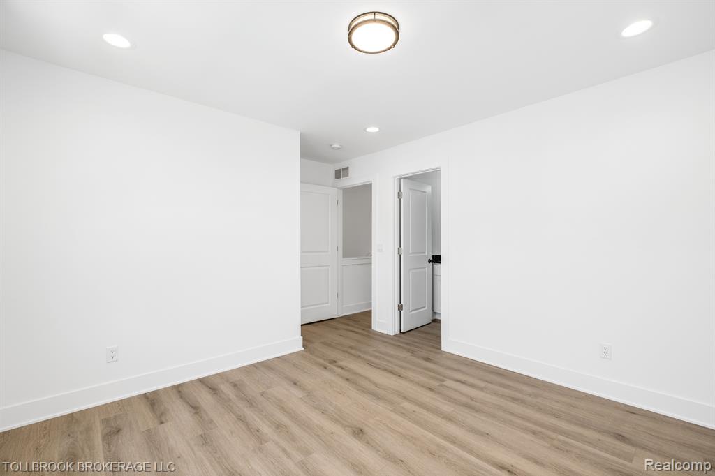 317 E. Irving, Madison Heights, MI 48084 — Photo 16