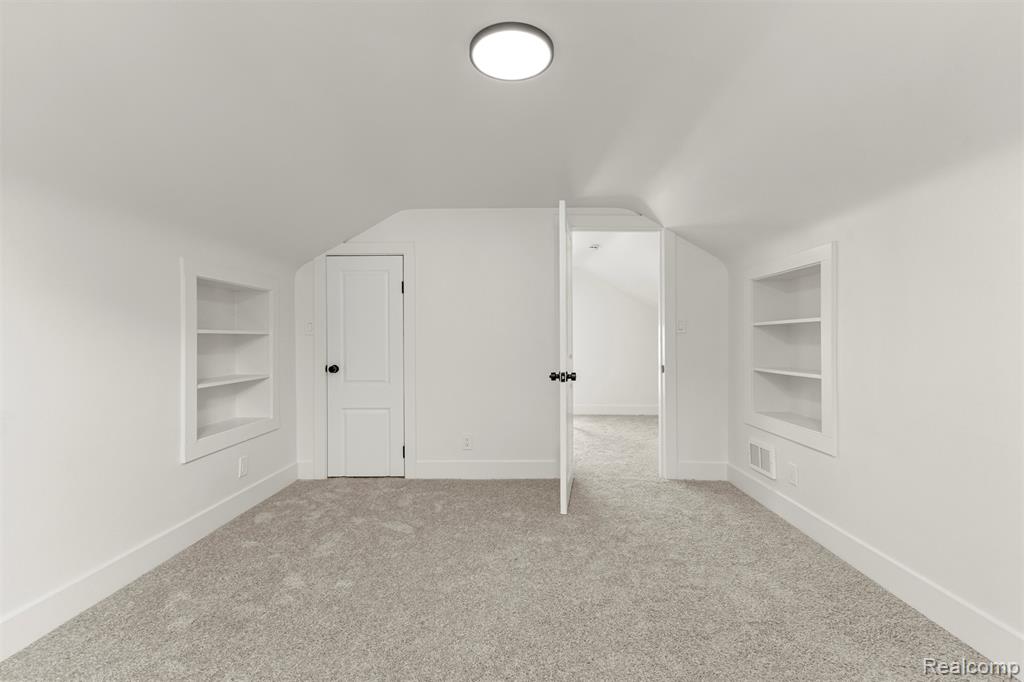 6047 Yinger Avenue, Dearborn, MI 48126 — Photo 25