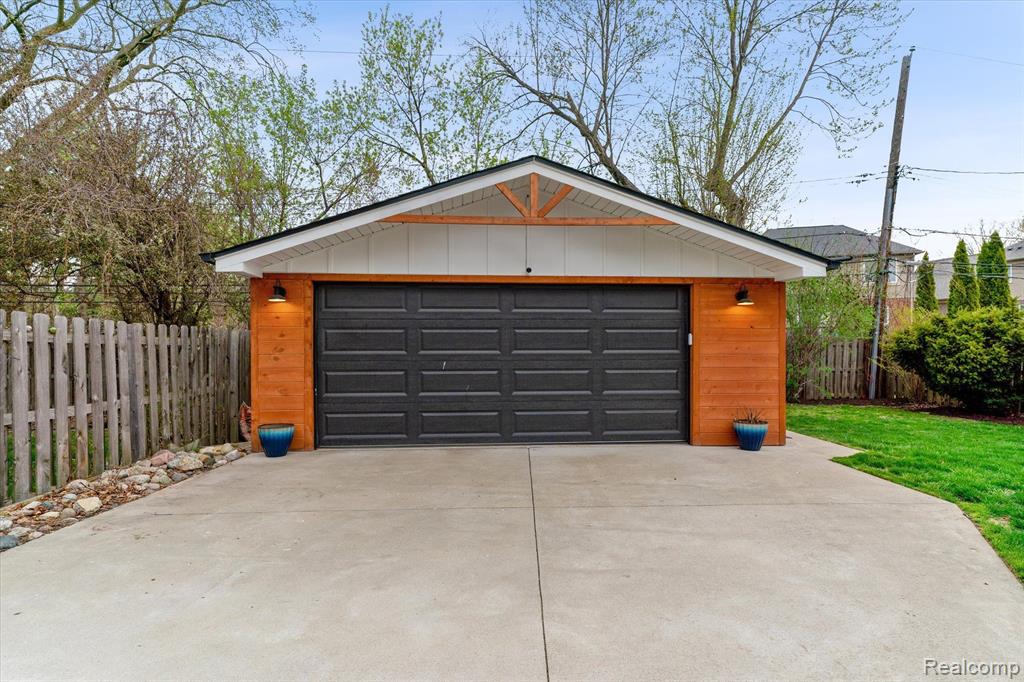 627 Golf Avenue, Royal Oak, MI 48073 — Photo 30