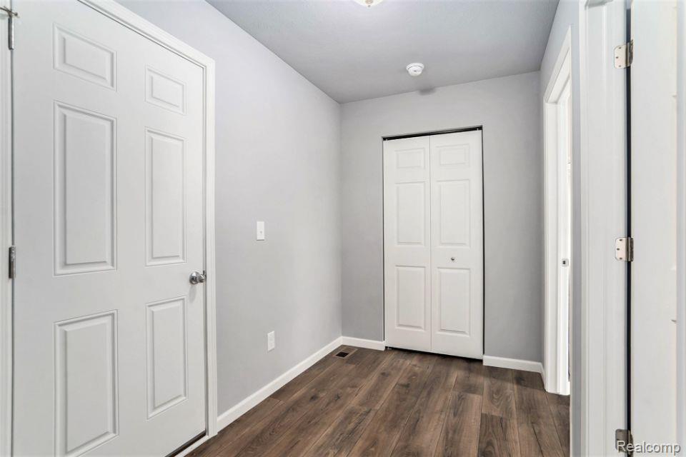 4421 Springmeadow Court, Burton, MI 48519 — Photo 11