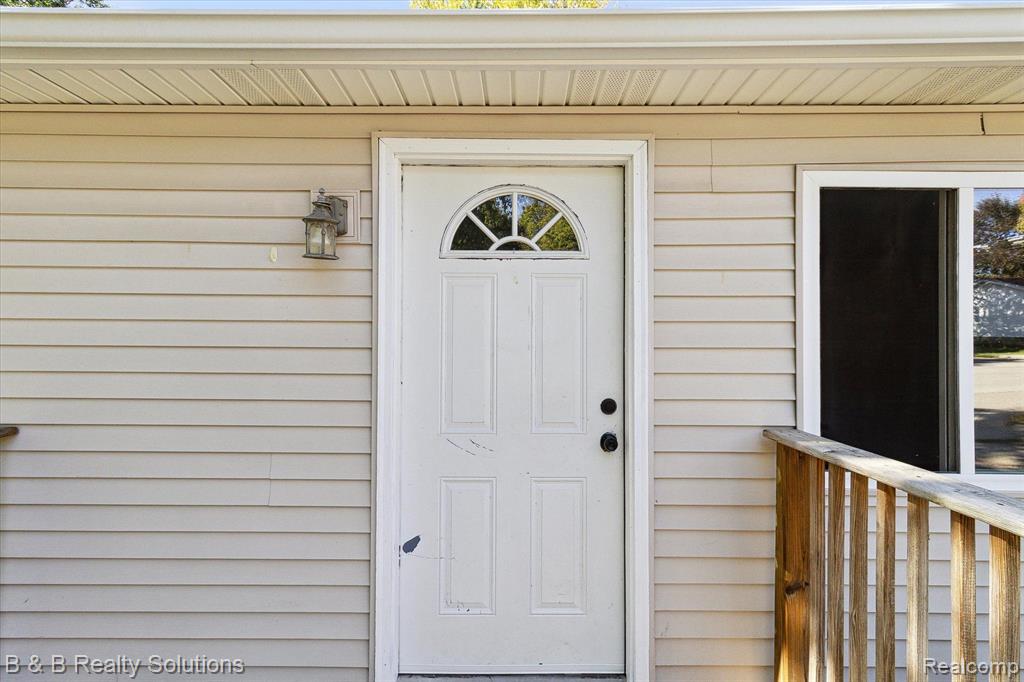 6685 BRUSH Street, North Branch, MI 48461 — Photo 4