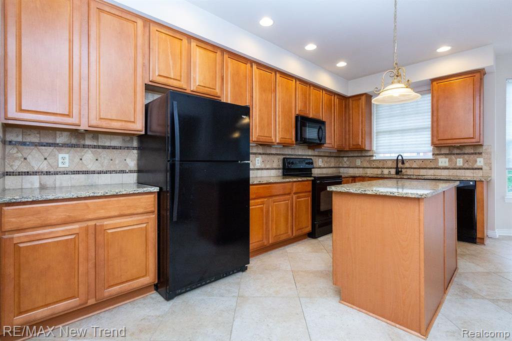 29319 DOUGLAS Drive, Novi, MI 48377 — Photo 9