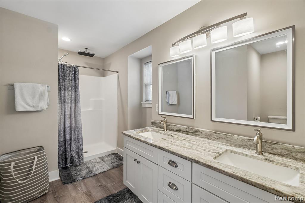 340 Dover Road, Waterford, MI 48328 — Photo 30