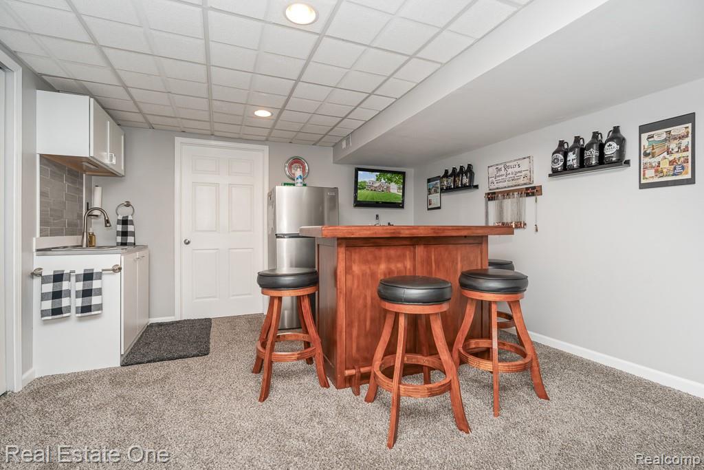 1043 Ridgeview Circle, Lake Orion, MI 48362 — Photo 38