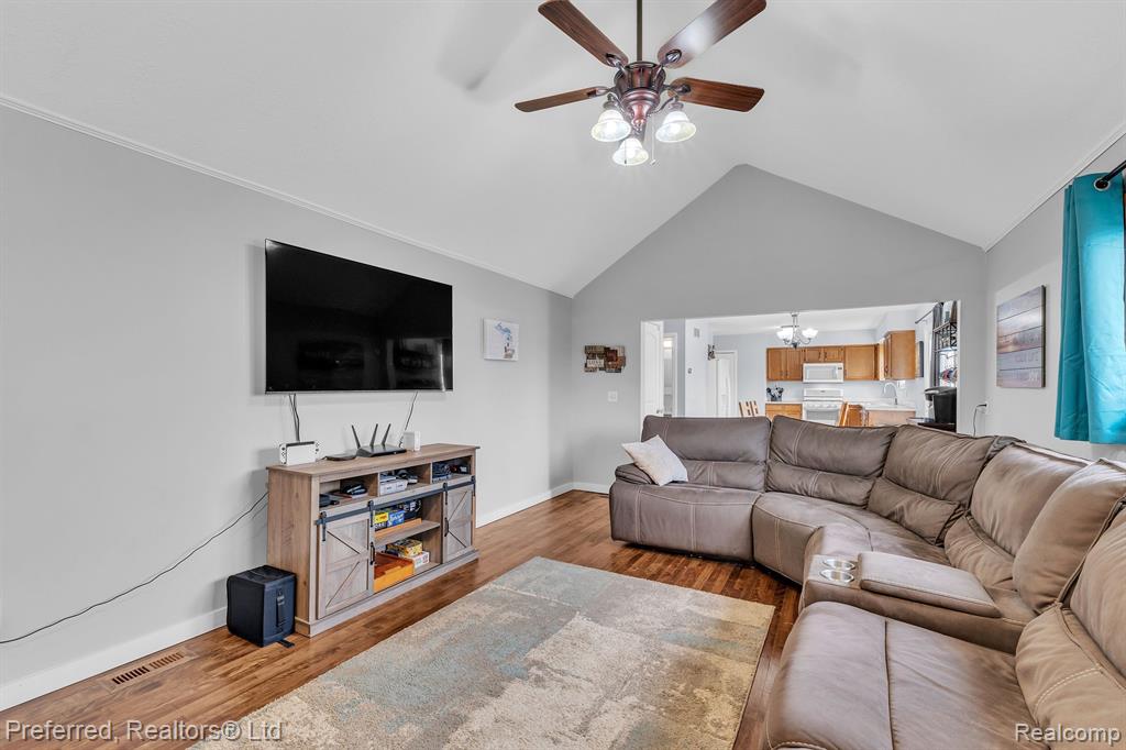 48932 CELESTE Street, Chesterfield, MI — Photo 24