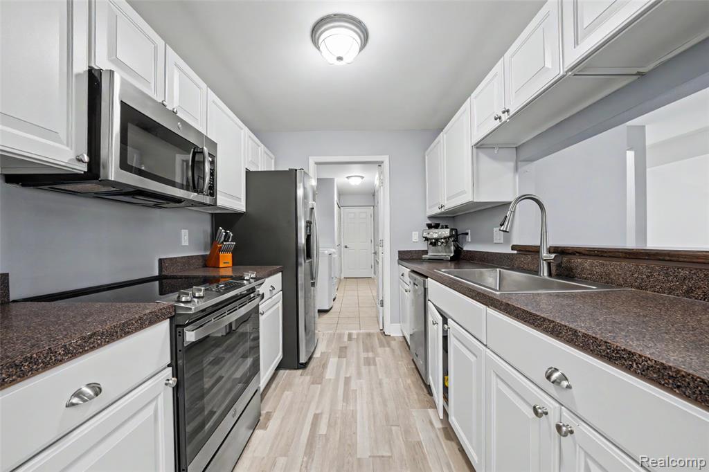 56075 Chesapeake Circle, 242, Utica, MI 48316 — Photo 15