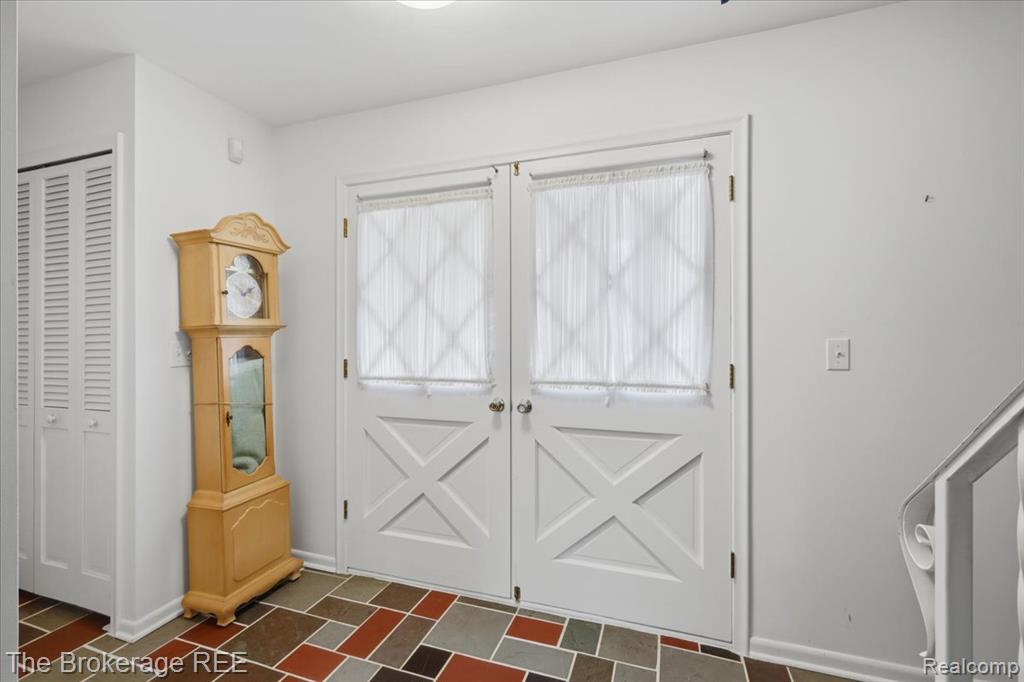4375 Esta Drive, Flint, MI 48506 — Photo 12