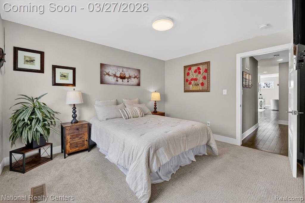 946 Dunreath Street, Wolverine Lake, MI 48390 — Photo 23