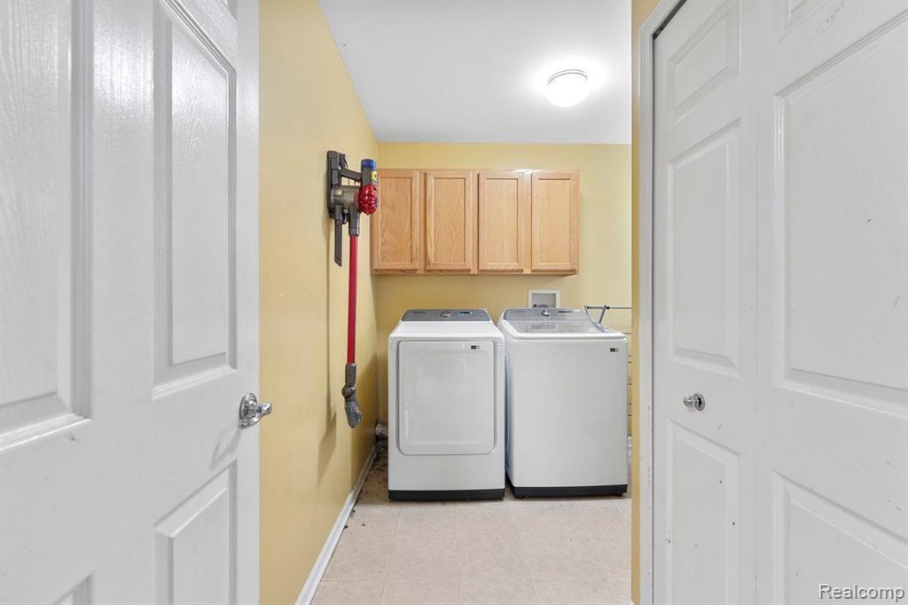 13517 MILTON Drive, Belleville, MI 48111 — Photo 31