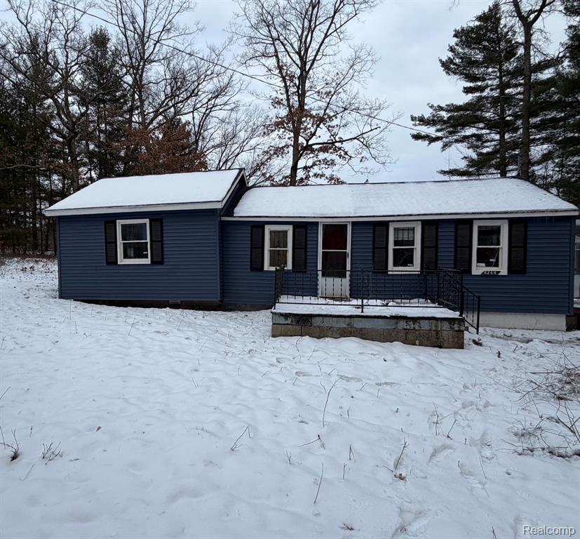 6240 S Labelle Drive, Idlewild, MI 49642