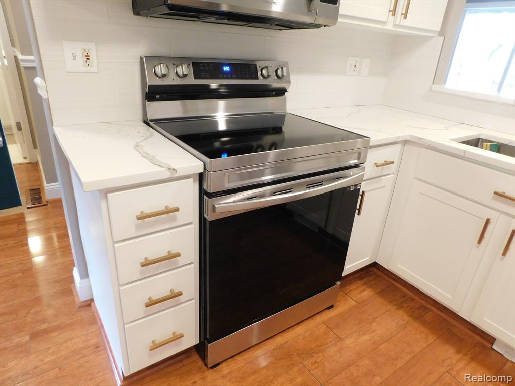 5606 DRAKE HOLLOW Drive W, West Bloomfield, MI — Photo 22