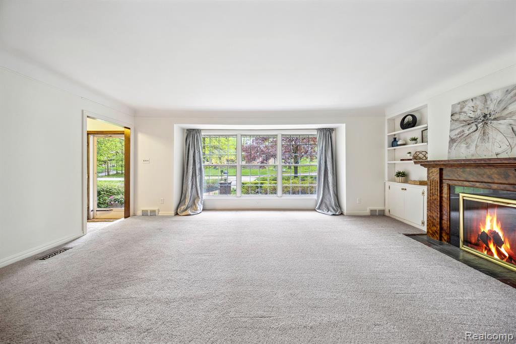 46270 BLOOMCREST Drive, Northville, MI 48167 — Photo 10