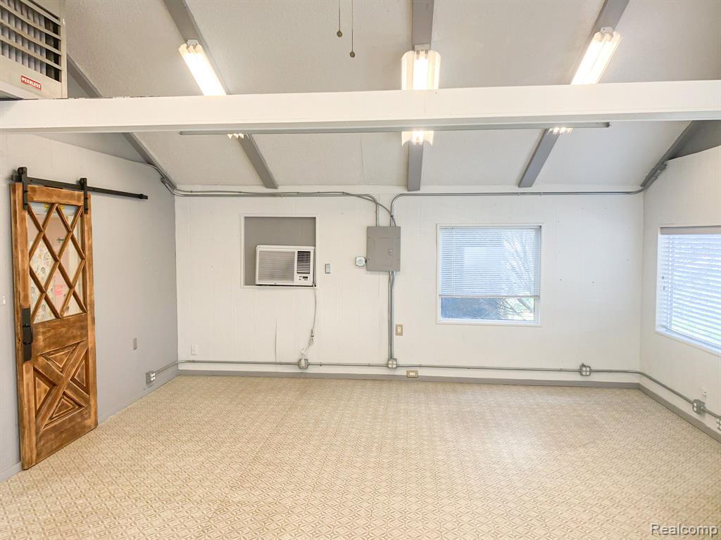 5357 FENTON Road, Grand Blanc, MI 48507 — Photo 4