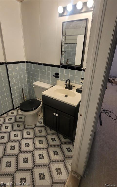 2280 SAINT CLAIR Street, Detroit, MI 48214 — Photo 6