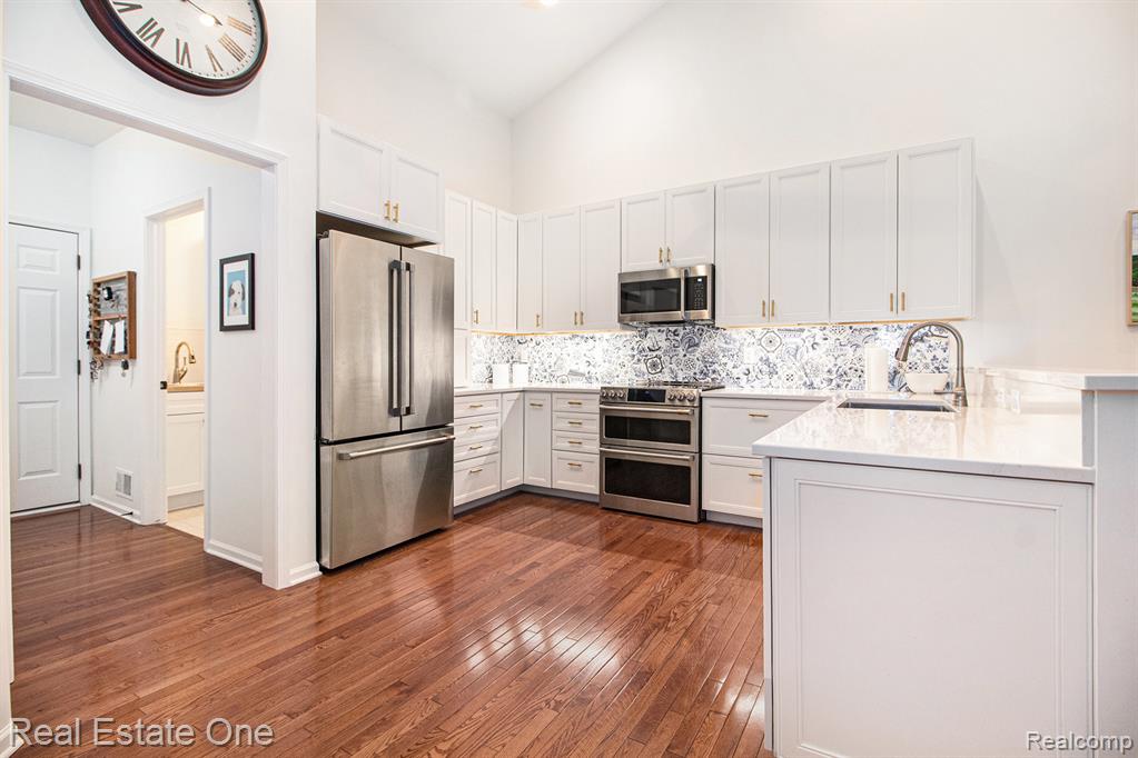 724 Knolls Landing Drive, 18, Milford, MI 48381 — Photo 11