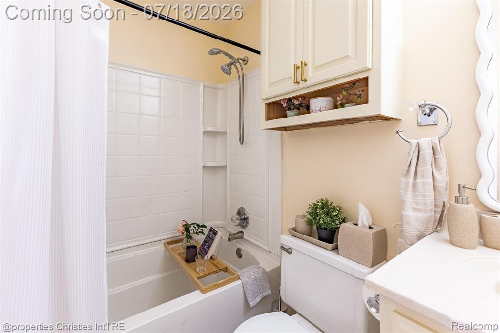 45568 Margate Drive, Macomb, MI 48044 — Photo 42