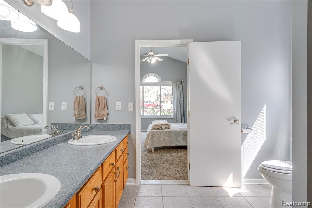 461 Alexander Drive, Commerce Twp, MI 48390 — Photo 12