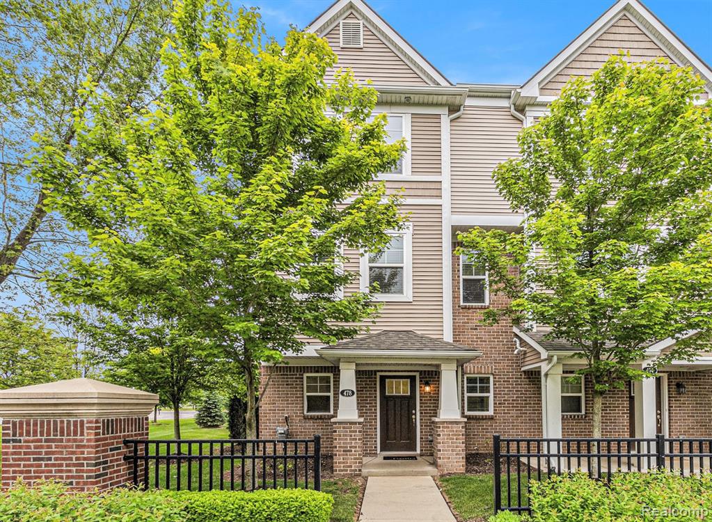 478 N Wixom Road, Wixom, MI — front exterior