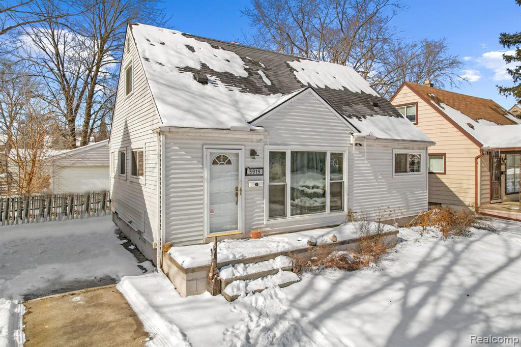 5919 Deering Street, Garden City, MI — Photo 2