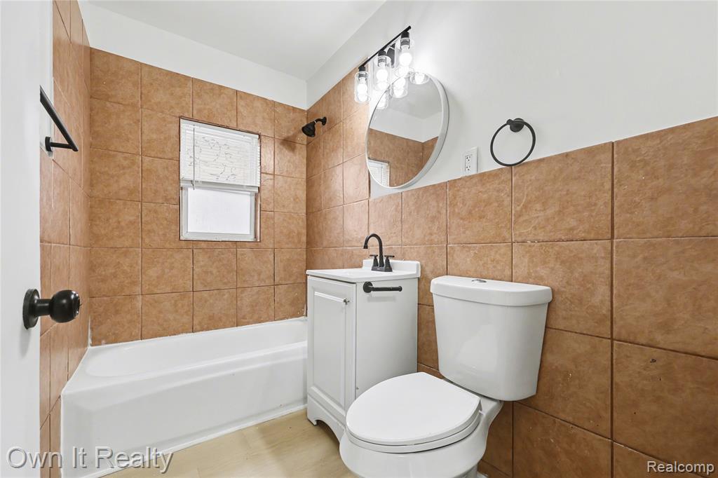 10821 Albany Street, Oak Park, MI, 48237