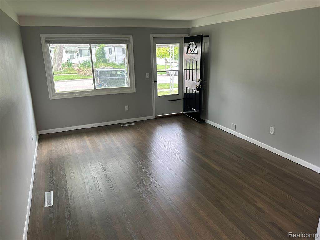 4640 Edgewood Street, Dearborn Heights, MI 48125 — Photo 3
