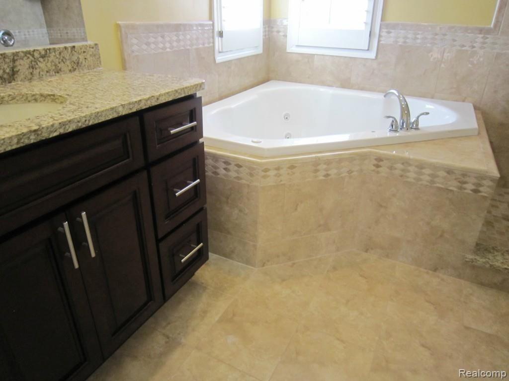 6850 ARLINGTON, West Bloomfield, MI — Photo 12