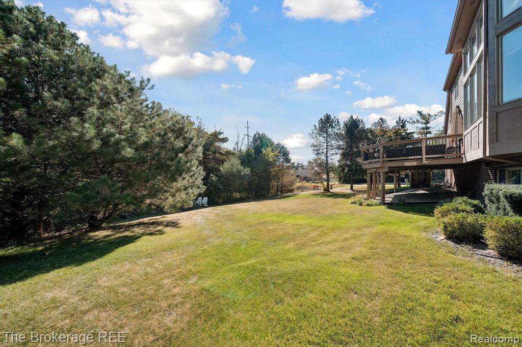 8000 Barrington Lane, Clarkston, MI 48348 — Photo 7