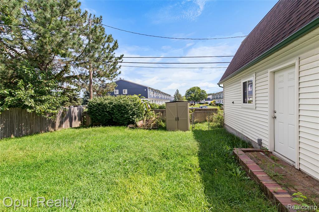 8732 Holly Drive, Canton, MI 48187 — Photo 30