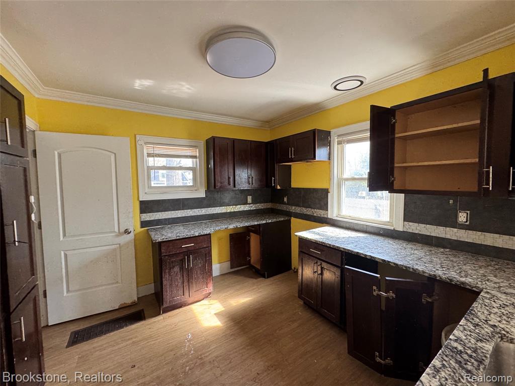 256 W Chicago Avenue, Pontiac, MI 48340 — Photo 14