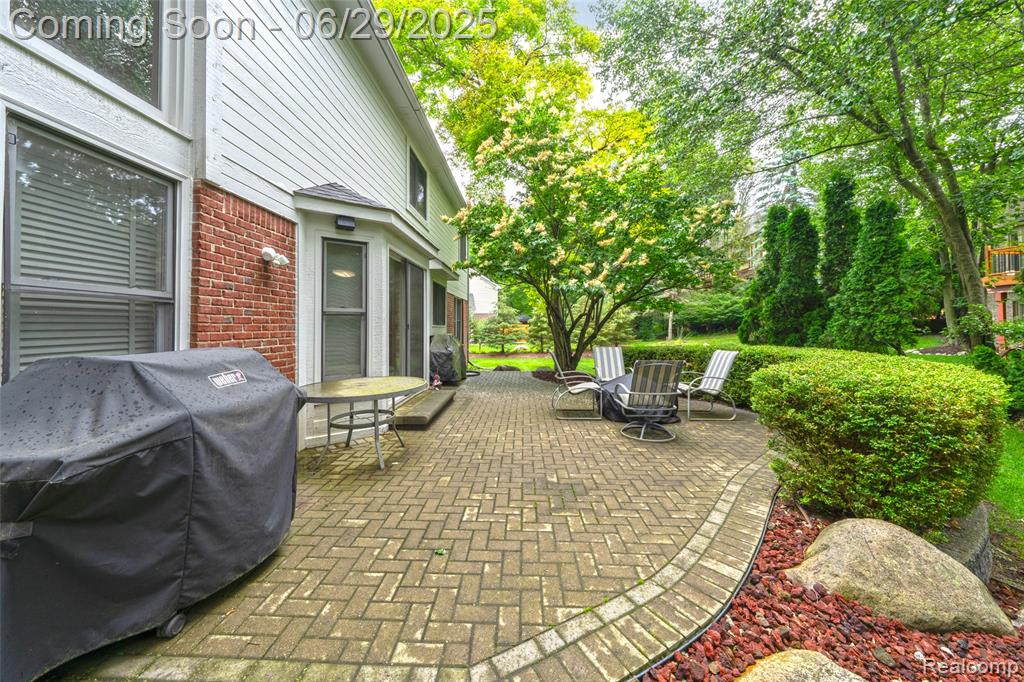 4240 Blue Heron Drive, Auburn Hills, MI 48326 — Photo 38