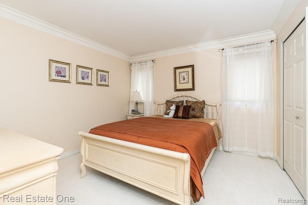 6595 Edith Court, Troy, MI 48085 — Photo 43