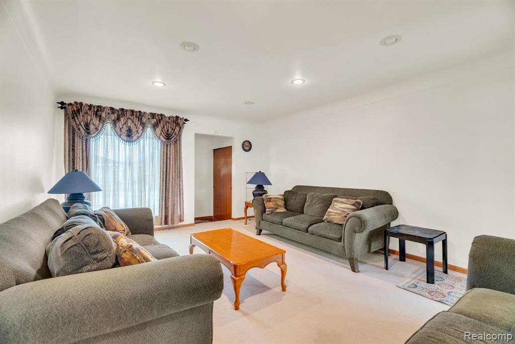 8331 Stanley Drive, Warren, MI 48093 — Photo 8