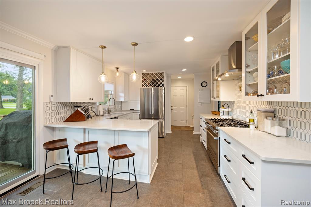 5562 PEBBLESHIRE Road, Bloomfield Hills, MI 48301 — Photo 14