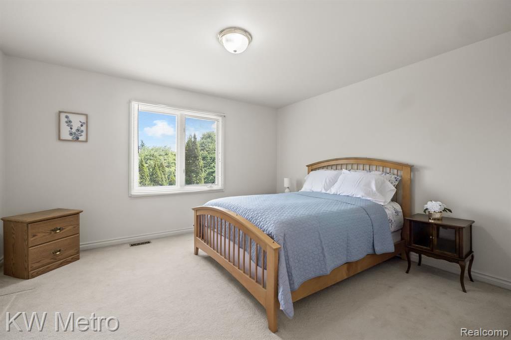 3953 Lake Forest Drive, Sterling Heights, MI 48314 — Photo 21
