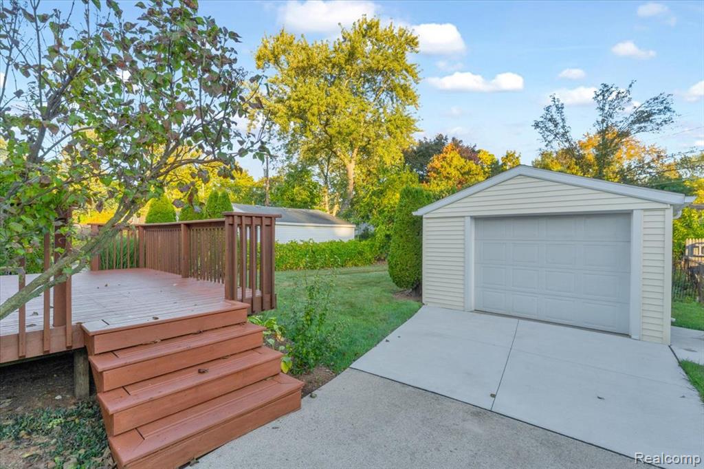 912 Woodsboro Drive, Royal Oak, MI 48067 — Photo 31