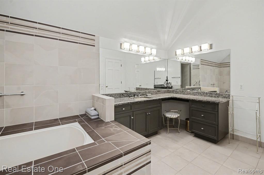 5840 Inkster Rd plus vacant lot Road, West Bloomfield, MI 48323 — Photo 29