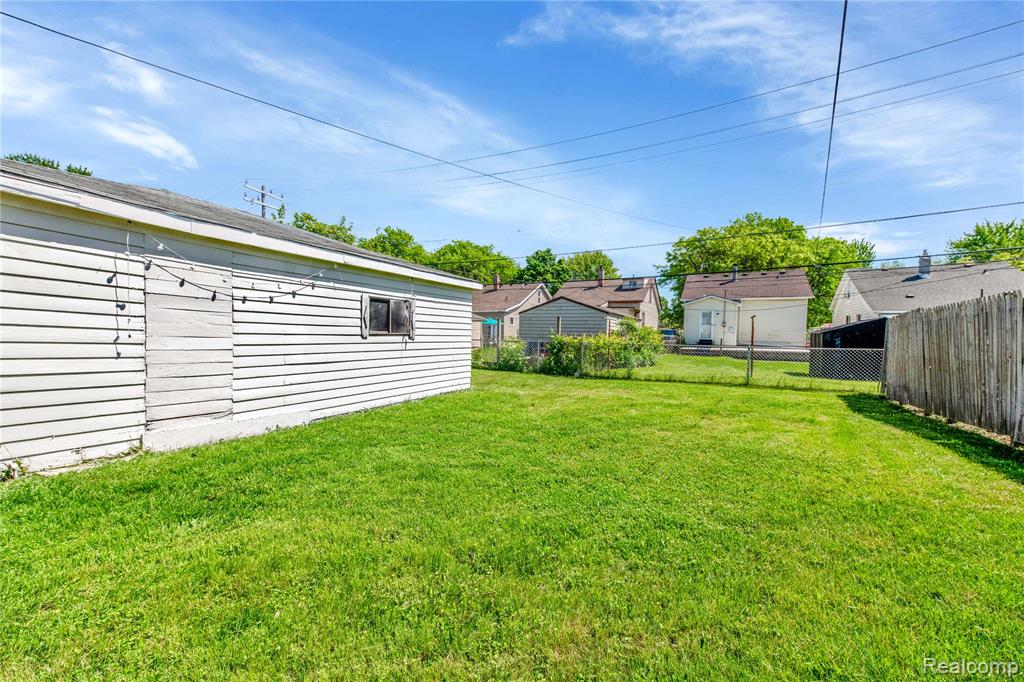 7278 Superior, Center Line, MI 48015 — Photo 24