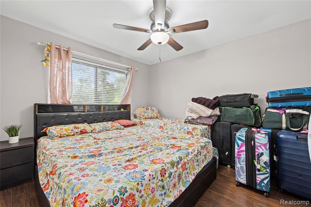 586 Ashley Circle, Rochester Hills, MI 48307 — Photo 18