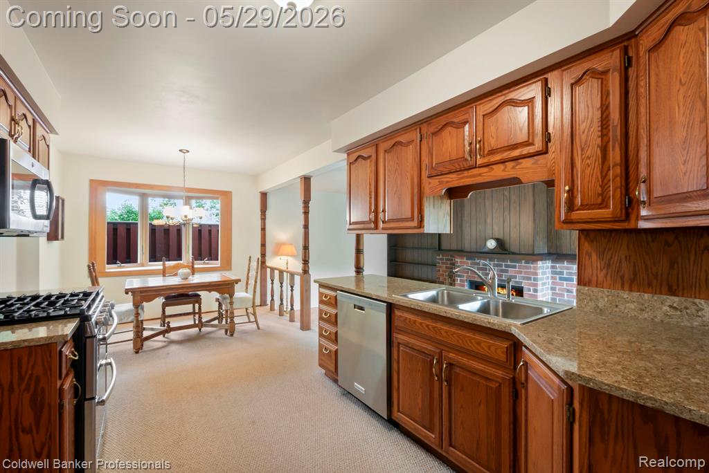 9310 Oakcliffe Drive, Plymouth, MI 48170 — Photo 32