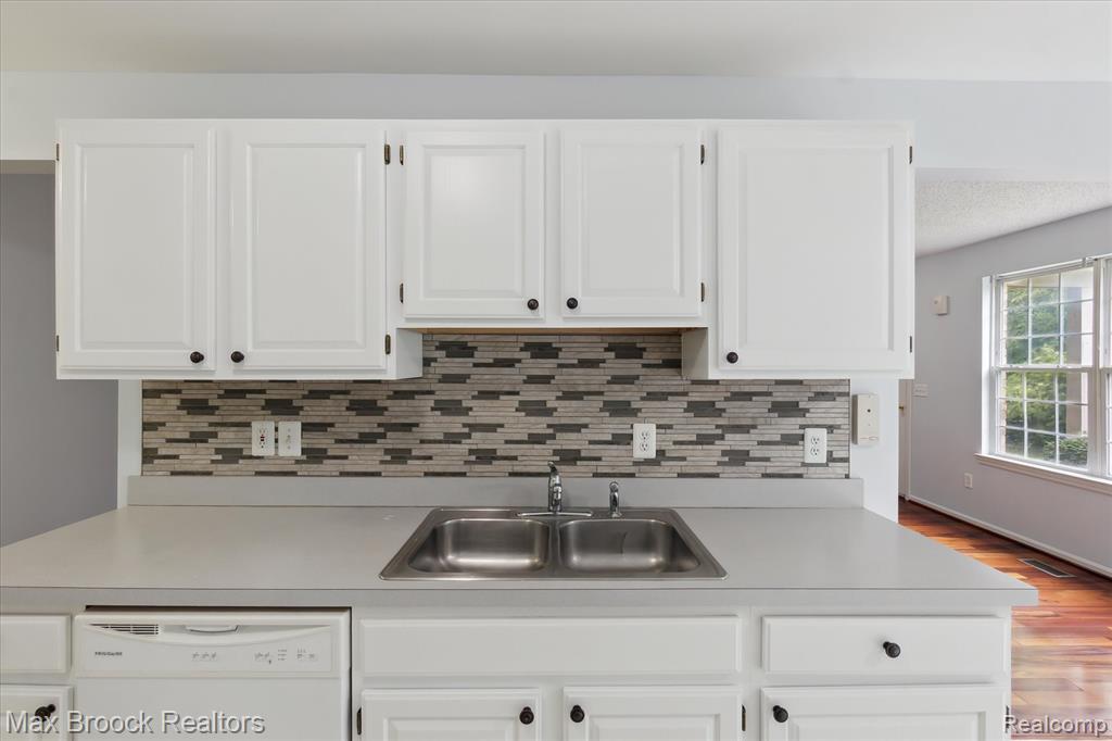1158 Bay Court, Holly, MI 48442 — Photo 8