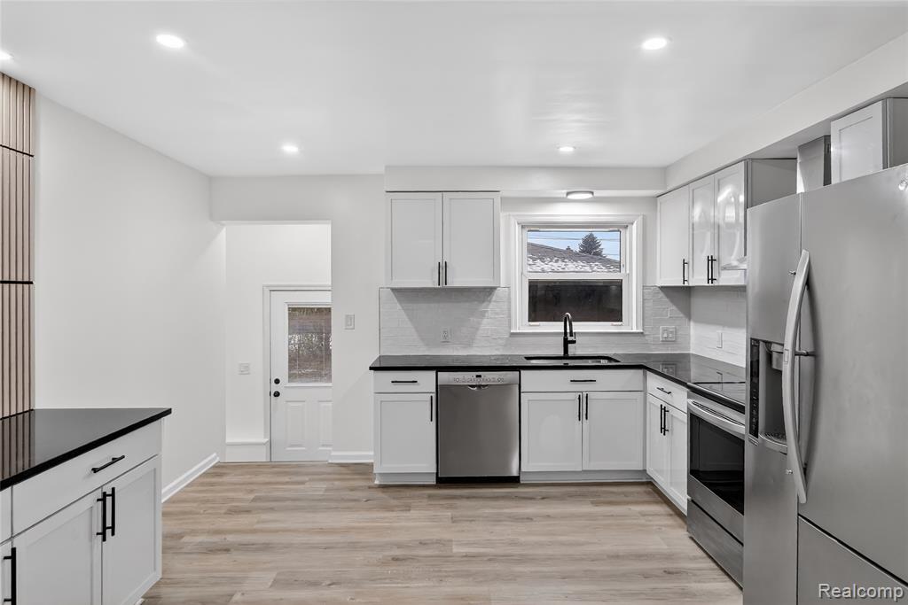 8664 Louise Avenue, Allen Park, MI 48101 — Photo 12