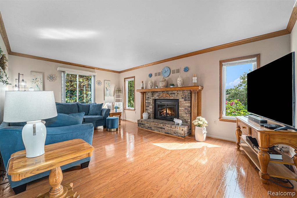 6465 CHICKADEE, Clarkston, MI — Photo 2