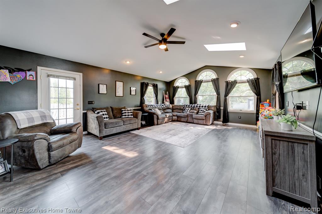 4238 FAIRWAY Drive, Fort Gratiot, MI 48059 — Photo 12