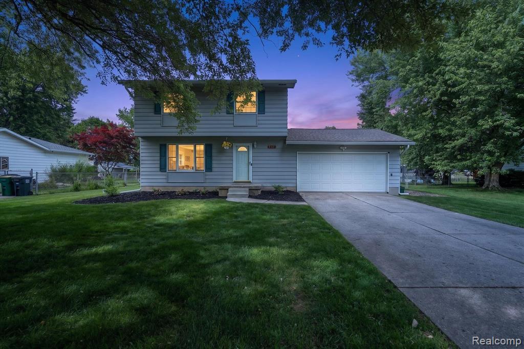 5521 Independence Colony Road, Grand Blanc, MI 48439 — front exterior