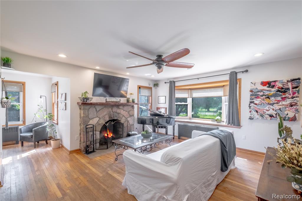 5384 Silverton Drive, Grand Blanc, MI 48439 — Photo 8