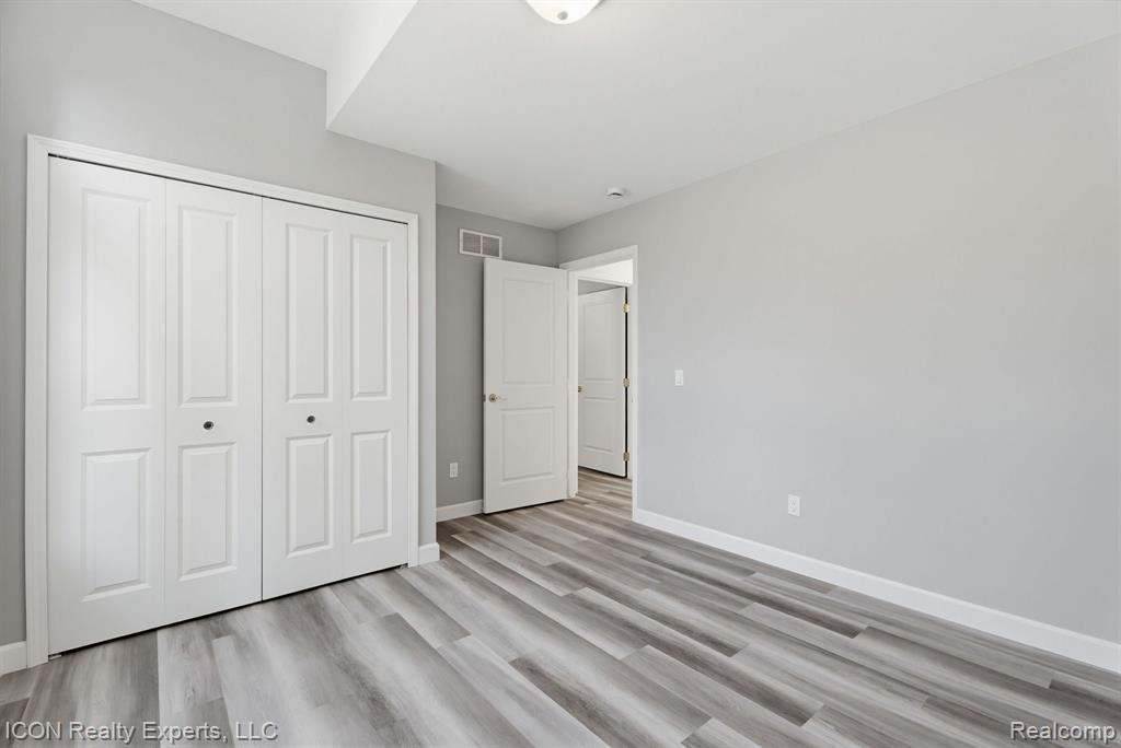 3907 Pontiac Lake Road, Waterford, MI 48328 — Photo 25