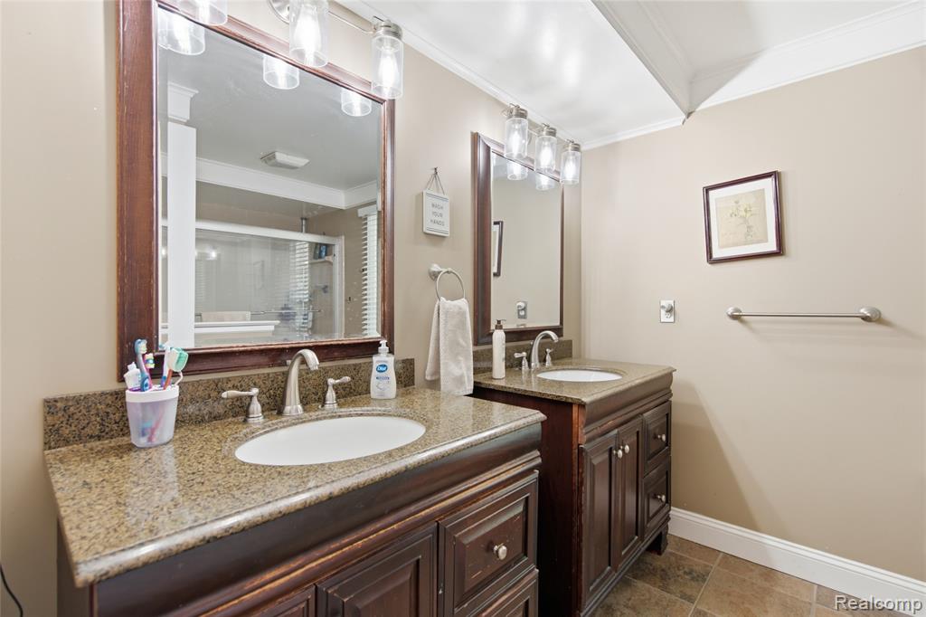 46884 Ben Franklin Drive, Utica, MI 48315 — Photo 29