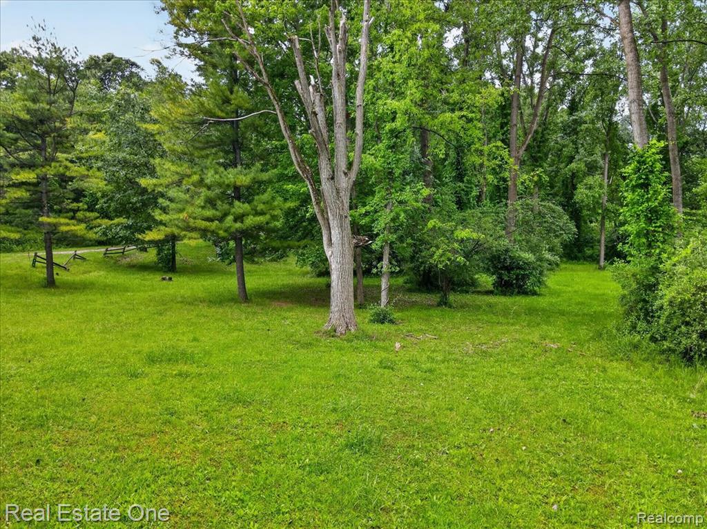 425 Courtney Road, Leonard, MI 48367 — Photo 86