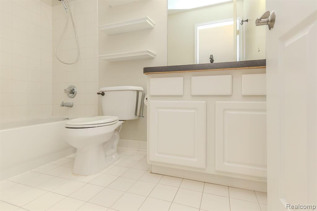 8106 CHESAPEAKE Circle, Walled Lake, MI 48390 — Photo 24