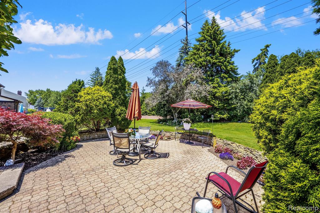 41988 BAINTREE Circle, Northville, MI 48168 — Photo 4